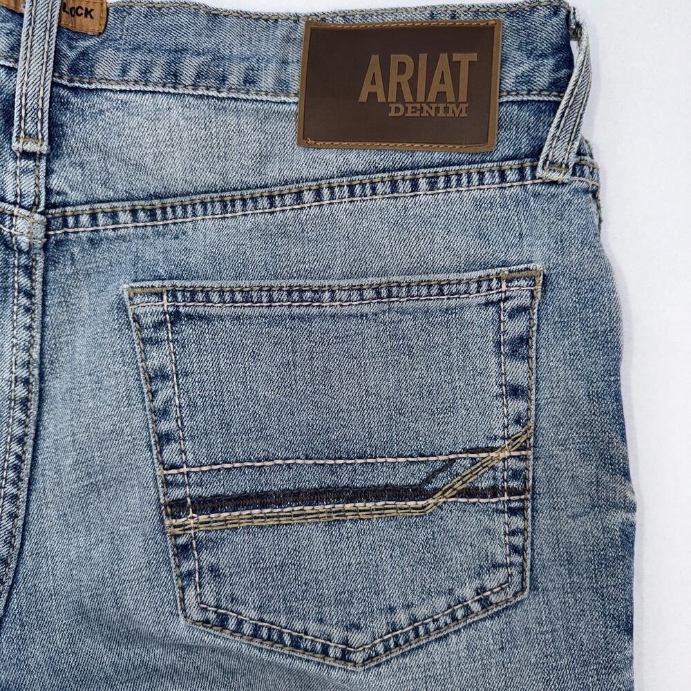 Ariat M5 Men's Blue Wash Straight Leg Denim Jeans Western Workwear Size 33x30 - Picture 9 of 16